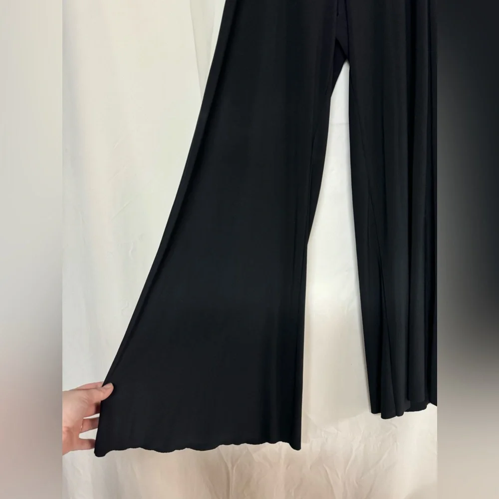 Studio Y, size small but has tons of stretch. - Picture 7 of 8